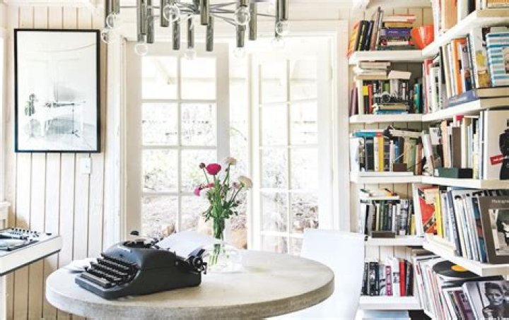 Interior Designer Leanne Ford Shares Tips For a Cozy Home
