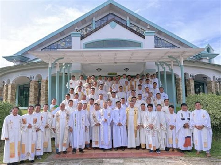 Quick Answer: Is It Worth Join A Fraternity As A Senior