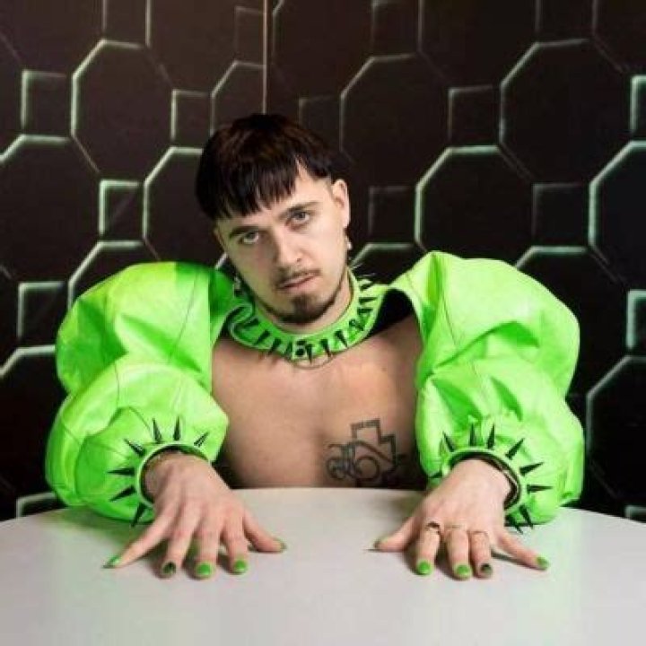 Is Kaarija Gay? Does He Have a Boyfriend or Girlfriend?