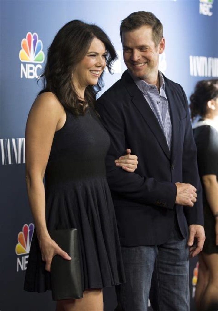 Unraveling The Love Life Of Lauren Graham: Is She Dating Anyone?