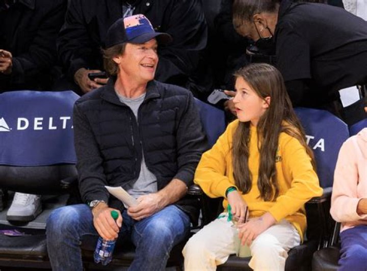 Jason Bateman Takes Daughter to Lakers Game: Photos