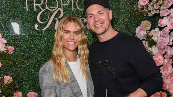Former E! News host Jason Kennedy & wife Lauren Scruggs expecting first baby together after IVF journey