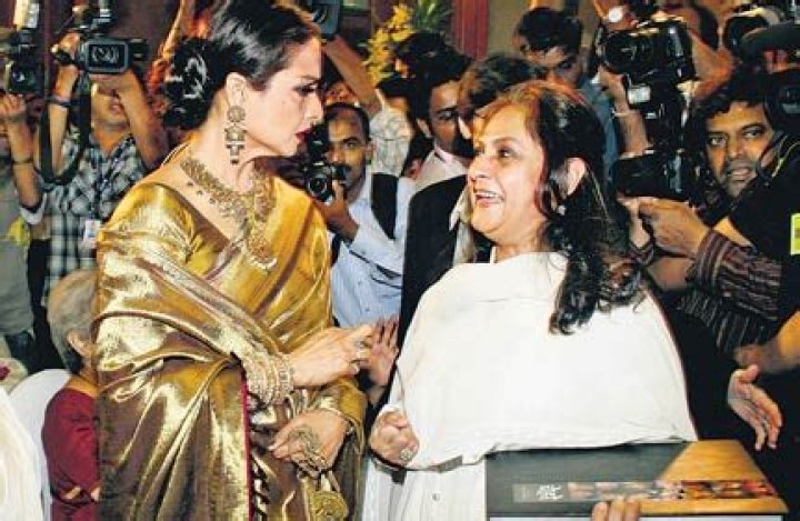 Jaya Bachchan Breaks Ice With Rekha – India TV