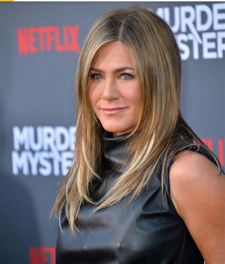 Jennifer Aniston opens up about her plastic surgery, says she’ll never inject “s**t into my face”