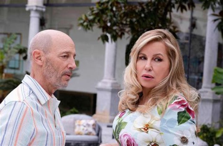 Jennifer Coolidge Wants ‘White Lotus’ Husband to Brutally Die