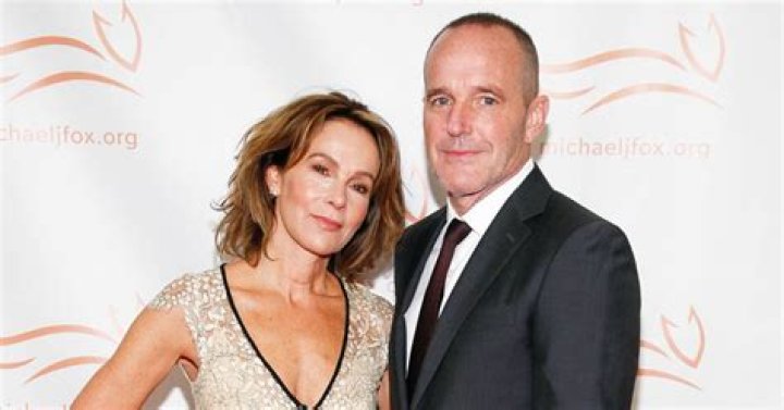Jennifer Grey to Keep 'Dirty Dancing' Earnings in Clark Gregg Divorce