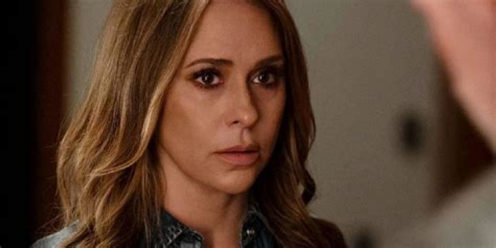 Jennifer Love Hewitt Shows Kids She’s More Than 'Their Parent'