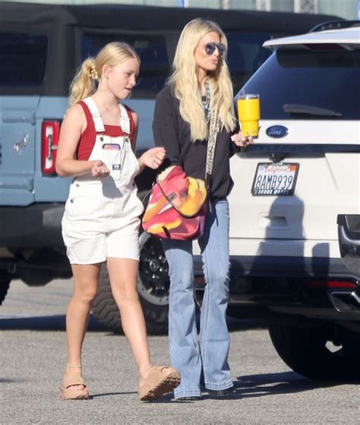 Jessica Simpson's daughter Maxwell, 11, looks just like her famous mom as pair shop together in LA