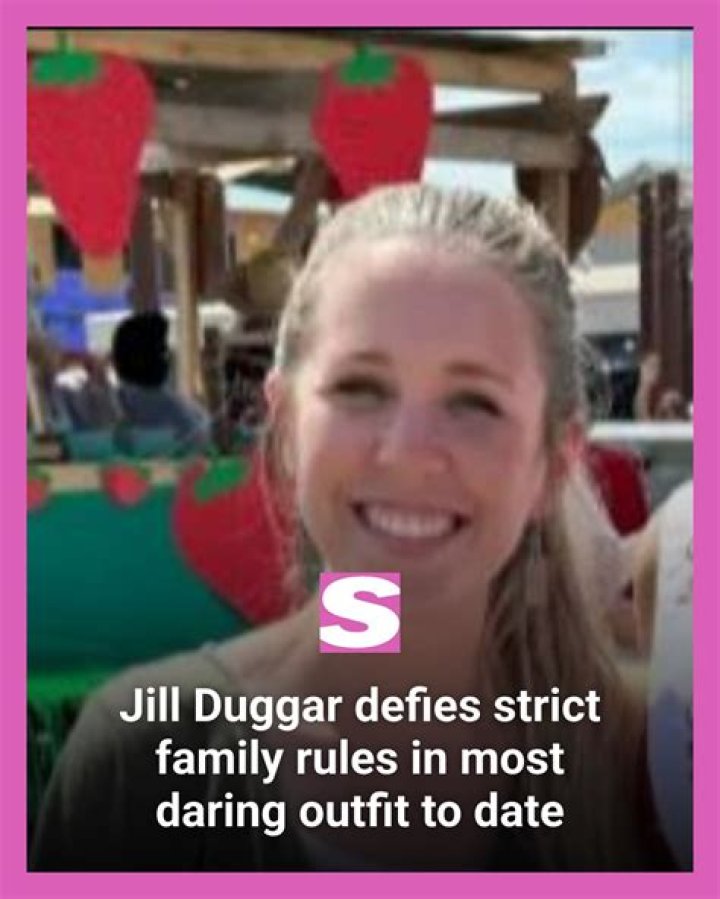 Jill Duggar shocks fans as she defies strict family rules by wearing daring outfit to date at Strawberry patch