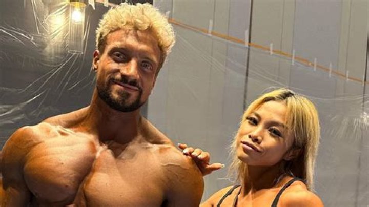 Who is Jo Lindner's girlfriend Nicha?