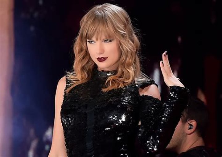 Unveiling The Magic: Joe Alwyn At Concert