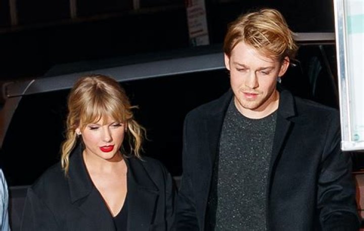 Who is Taylor Swift’s ex-boyfriend Joe Alwyn? – The US Sun