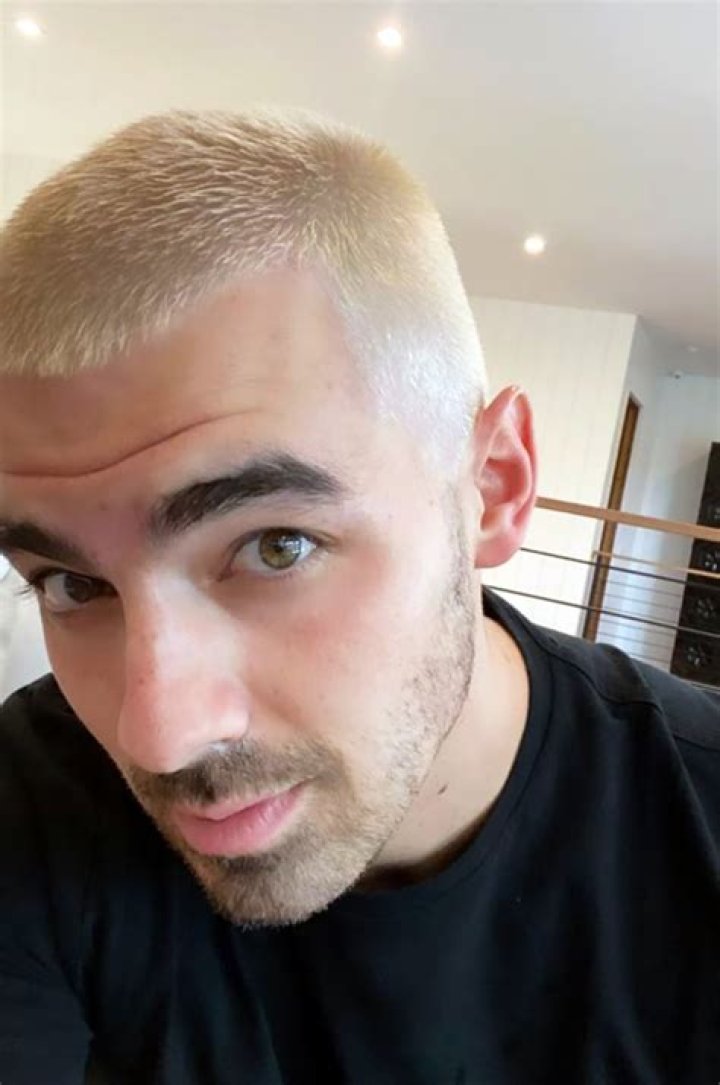 Joe Jonas Dyes Hair Platinum Blonde: Pic