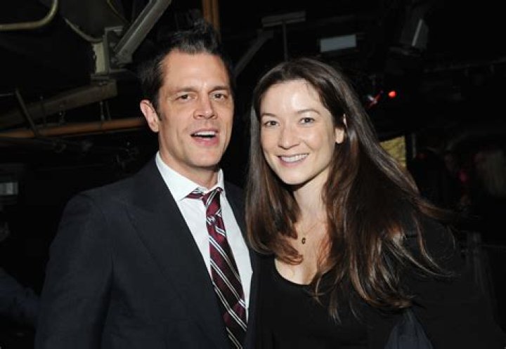 Who is Johnny Knoxville's wife Naomi Nelson?