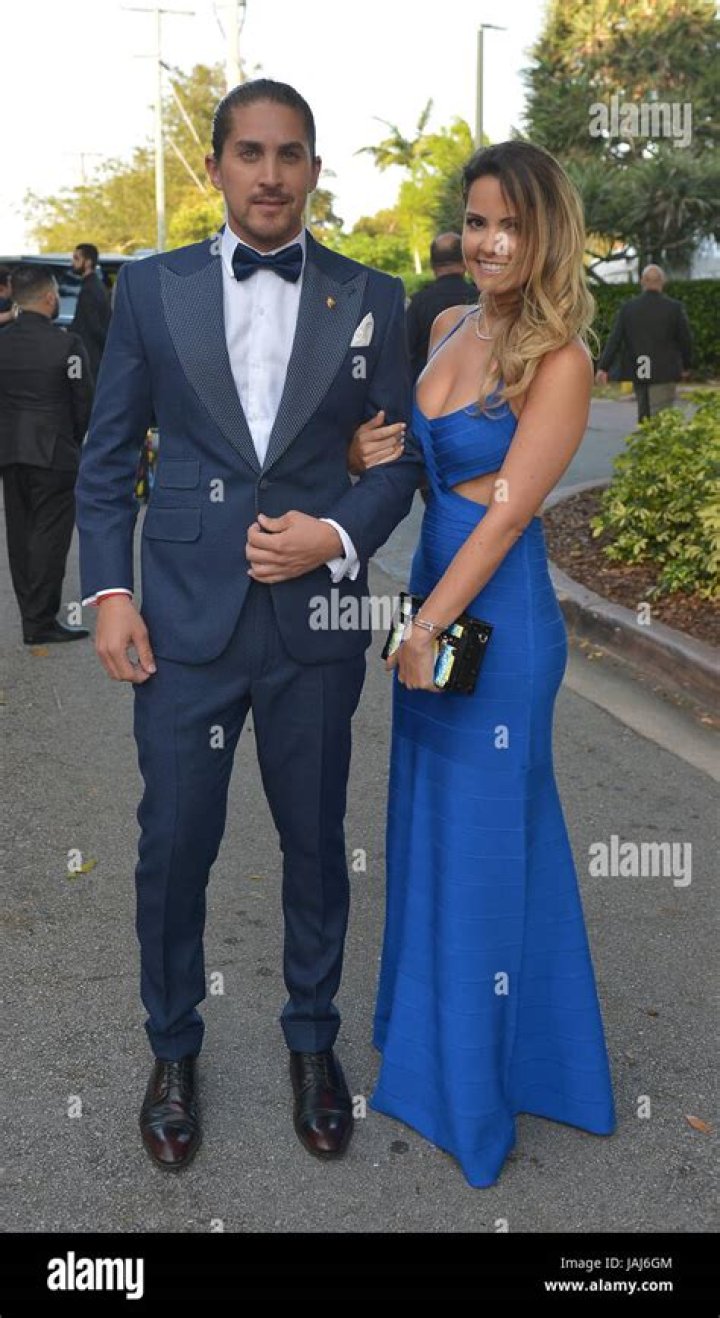 Behind The Scenes: Jonathan Islas' Wife And Their Journey Together