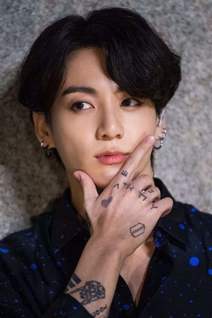 Jungkook's hand tattoos show his love for BTS members. Know their hidden meaning