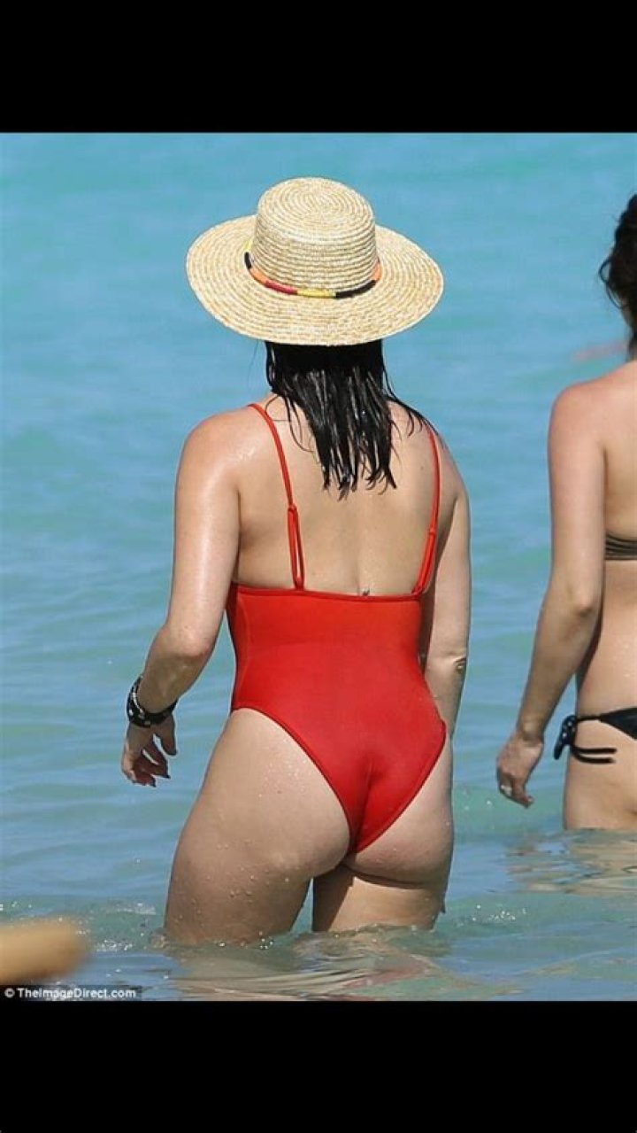 Kaitlan Collins In Bikini: A Deep Dive Into Her Style And Influence