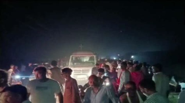 Death toll mounts to 26 after tractor trolley carrying pilgrims overturns – India TV