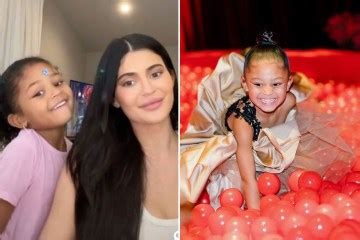 Kardashian critics accuse Kylie Jenner of posting 'thirst trap' pics for ex Travis Scott as they spot 'irregularities'