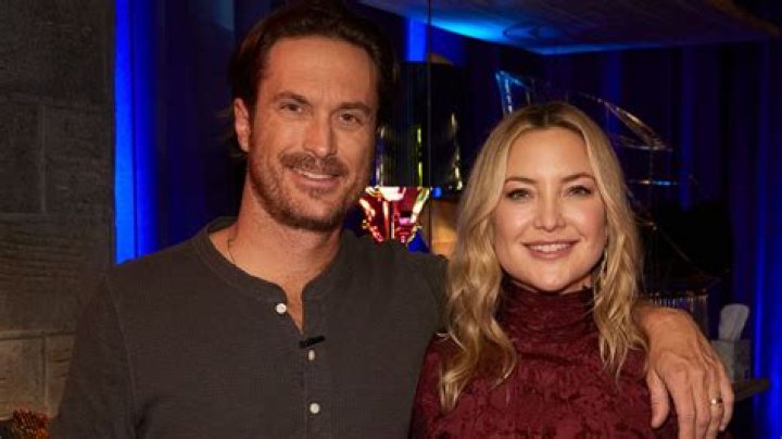 Kate Hudson's Brother Oliver Hudson Bares His Butt on Instagram