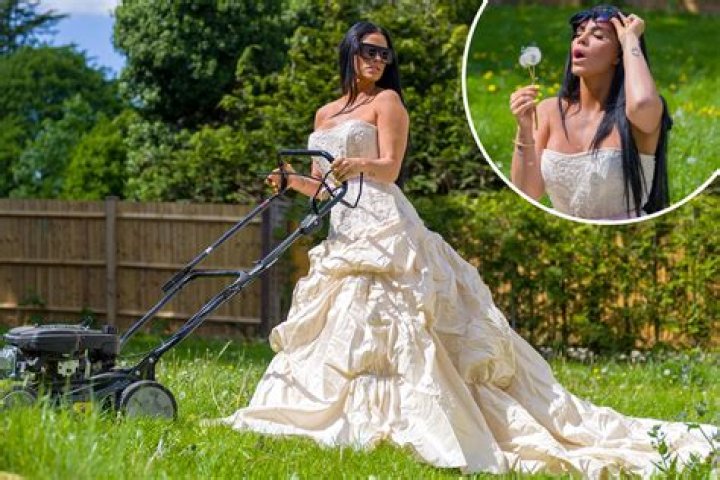 Katie Price mows the lawn in her wedding dress in lockdown just like ‘inspirational’ Amanda Holden – The US Sun