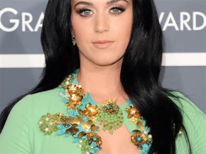 Katy Perry Gropes Anna Kendrick's Boob: "The Girl Can't Help It!"