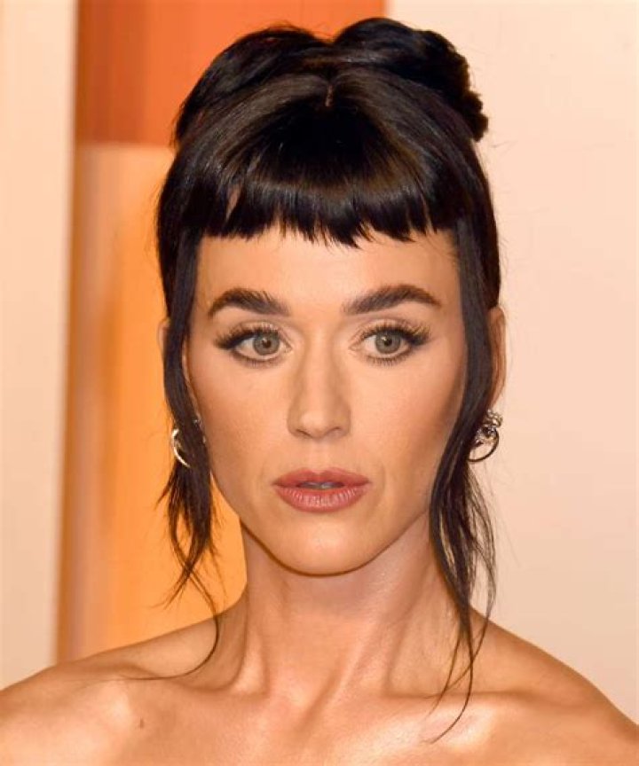 Katy Perry Hair: her best hairstyles, makeup and beauty looks