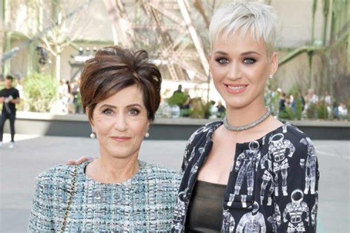 Katy Perry’s Hairstylist Rick Henry on Her Short Hair: Details