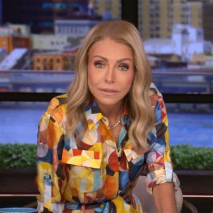Kelly Ripa Bikini Body Pictures: TV Star, 43, Vacations in Mexico