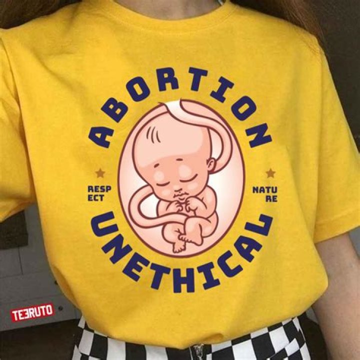 Kelsey Grammer Wears Anti-Abortion T-Shirt That Likens It to Gun Death