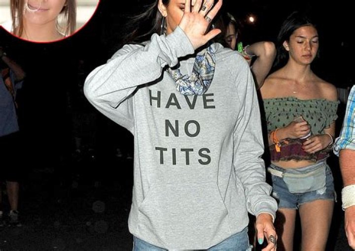 Kendall Jenner Wears "I Have No Tits" Sweatshirt to Coachella: Picture