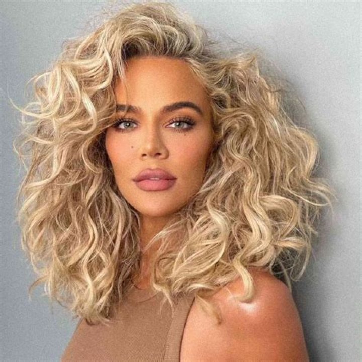 Khloe Kardashian Debuts Natural Curly Hair: ‘Felt Kinda Cute’