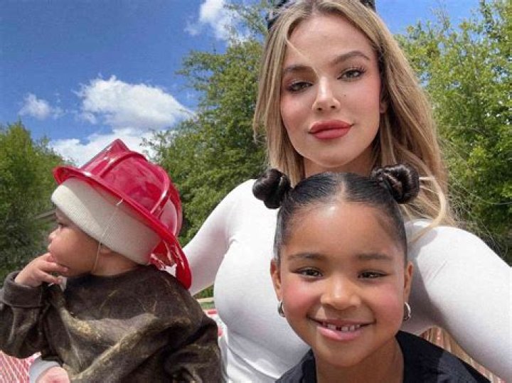 Khloe Kardashian Posts Topless Pics, Compares Herself to Marilyn Monroe