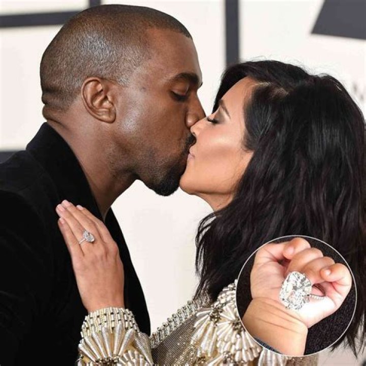 Kim Kardashian Stops Wearing Her Wedding Ring From Kanye West