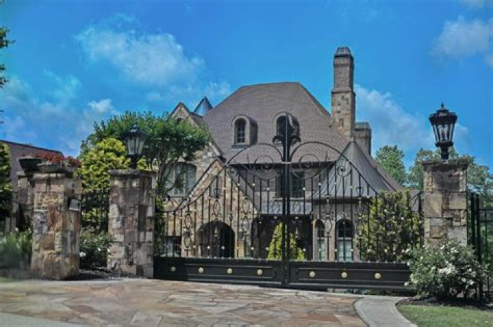 Kim Zolciak and Kroy Biermann Seek to Avoid 'Devastating' Foreclosure