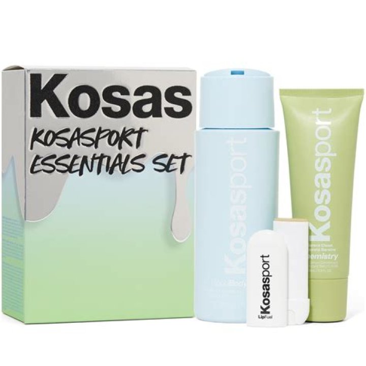 Give the Gift of Smooth Skin and Kissable Lips With This Set