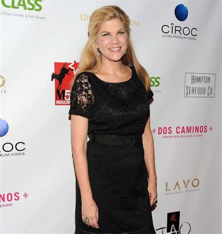 Kristen Johnston Reflects on 'Very Abusive Relationship' With Drugs