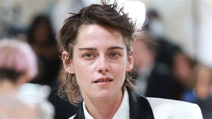 Kristen Stewart Pre-Scandal: It's Impossible for Me to Be "Fake"