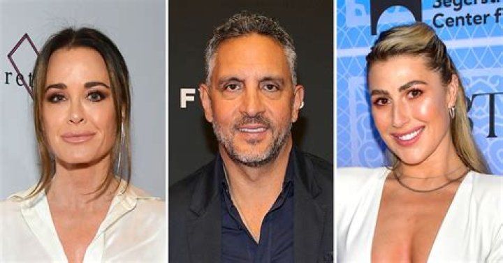 Kyle Richards Reacts to Mauricio Umansky, Emma Slater Holding Hands