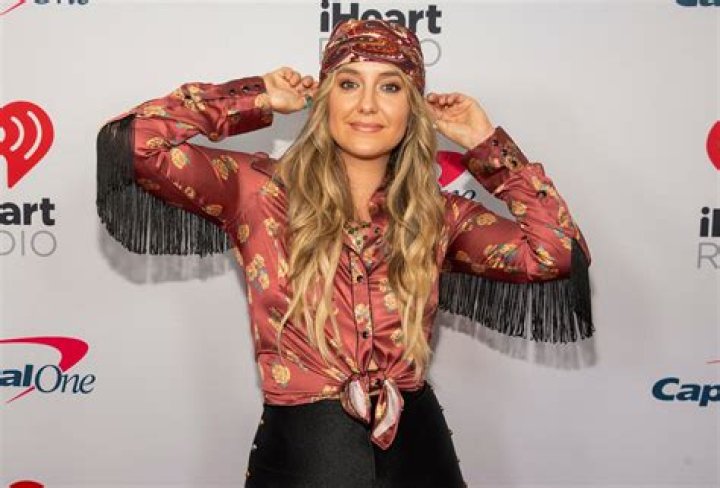 Lainey Wilson: The Ultimate Hannah Montana Impersonator