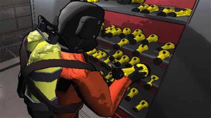 Lethal Company: How to Use Flashlight?