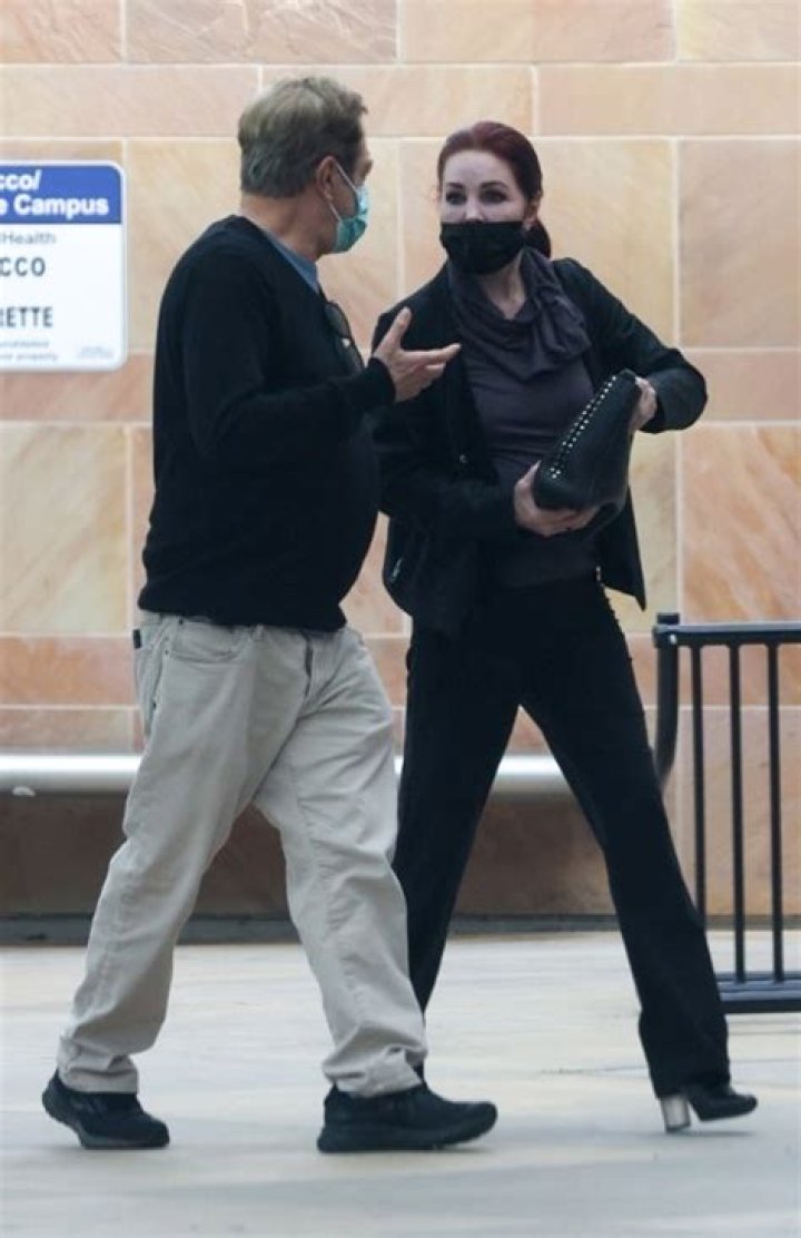 Lisa Marie Presley’s Ex-Husband Michael Lockwood Reacts to Her Death