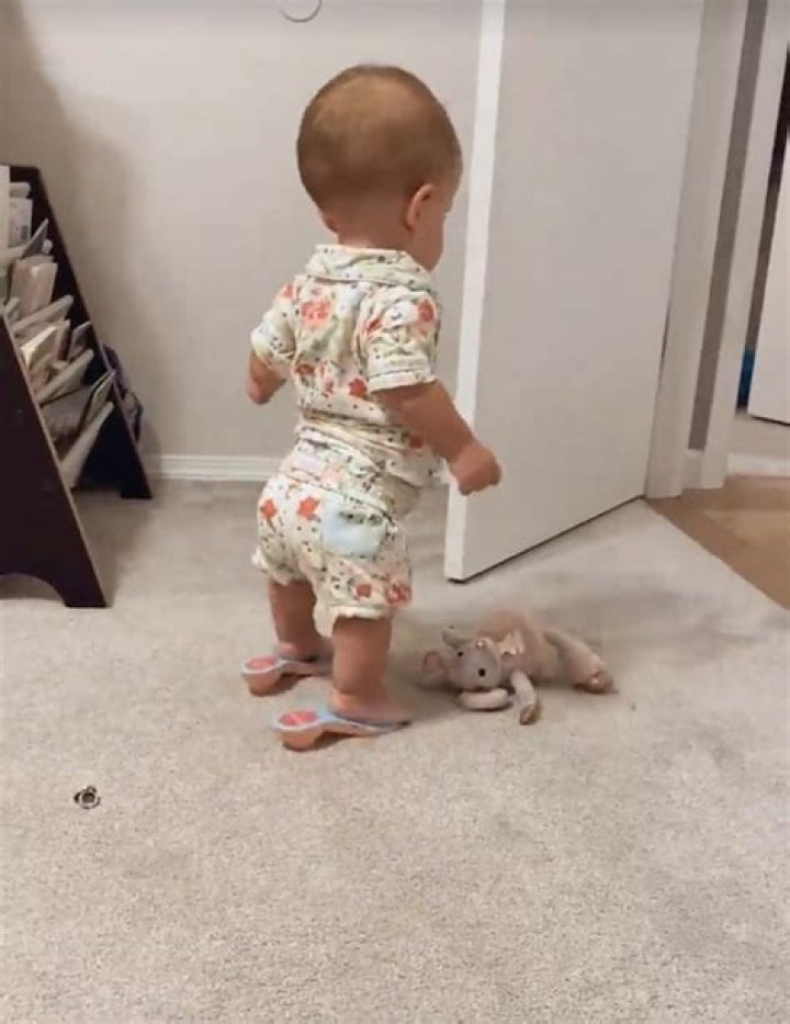 Little People's Tori Roloff shares adorable video of daughter Lilah, 1, trying to walk in mom's heels