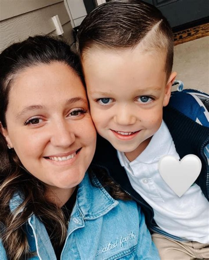 Little People's Tori Roloff shares new pic of son Jackson, 6, standing with sister Lilah, 3, after concern over his legs