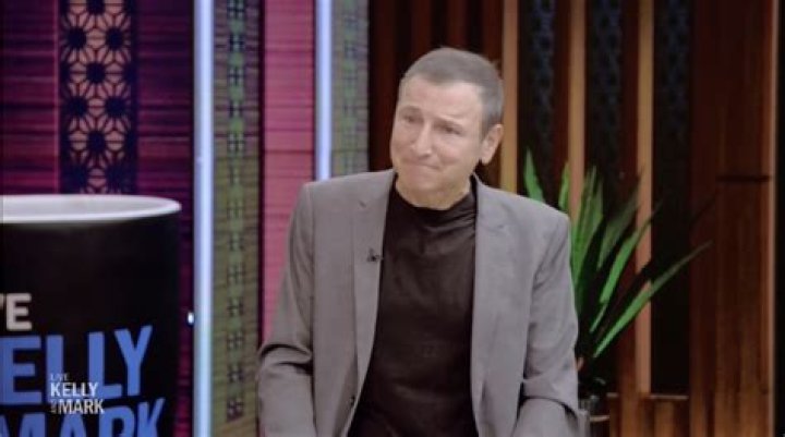 Live’s Kelly Ripa and Mark Consuelos brutally shaded by producer in the middle of show in out-of-nowhere moment