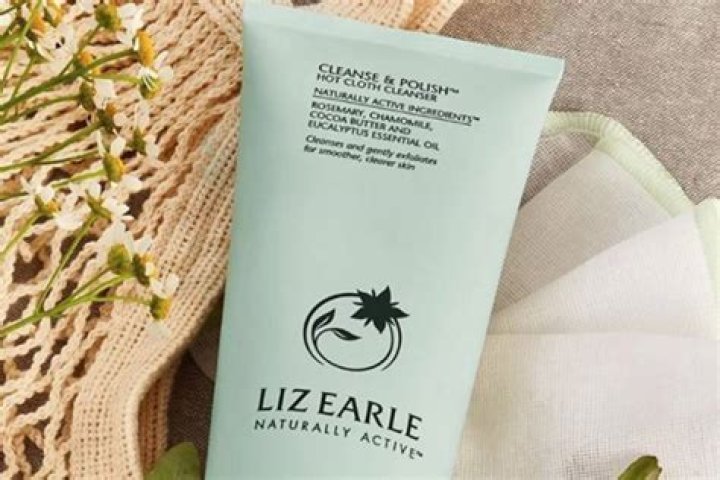 Liz Earle Cleanse And Polish Hot Cloth Cleanser Review