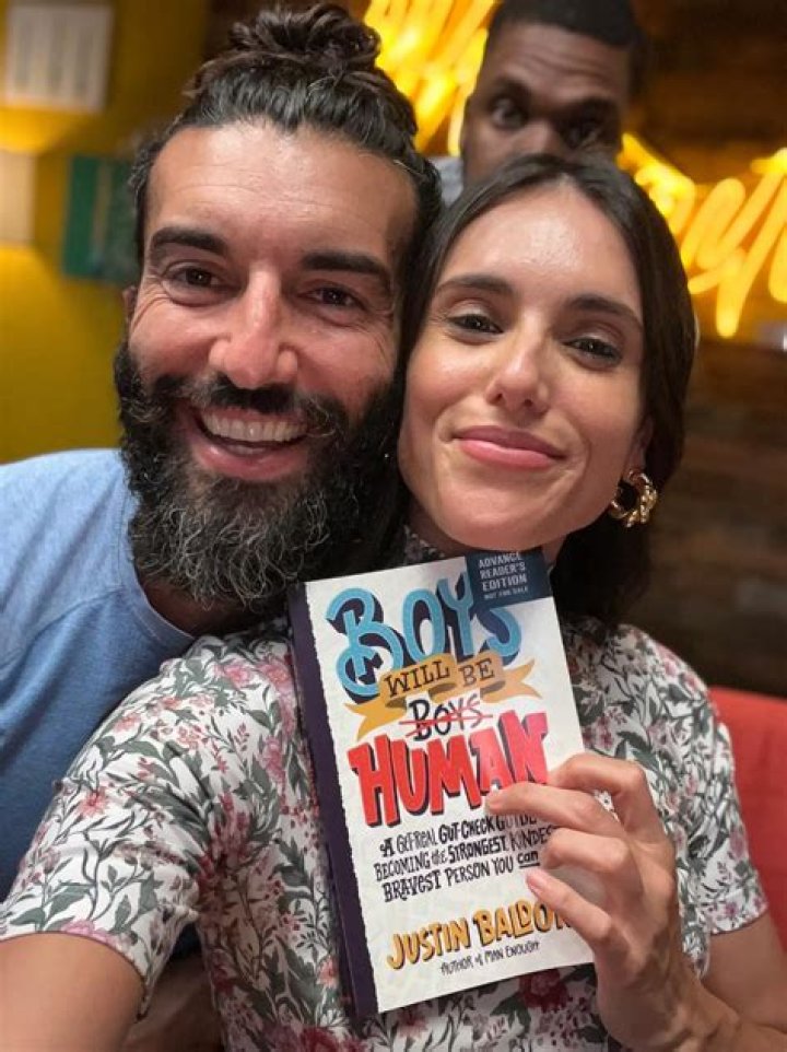 Liz Plank Wiki, Biography, Age, Height, Career, Net Worth, Affair, Boyfriend, Trivia