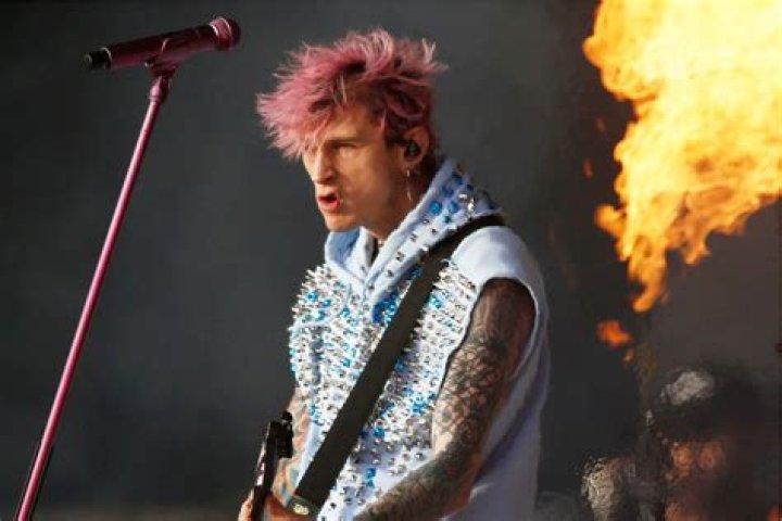 Machine Gun Kelly Mainstream Sellout tour: How can I buy tickets?