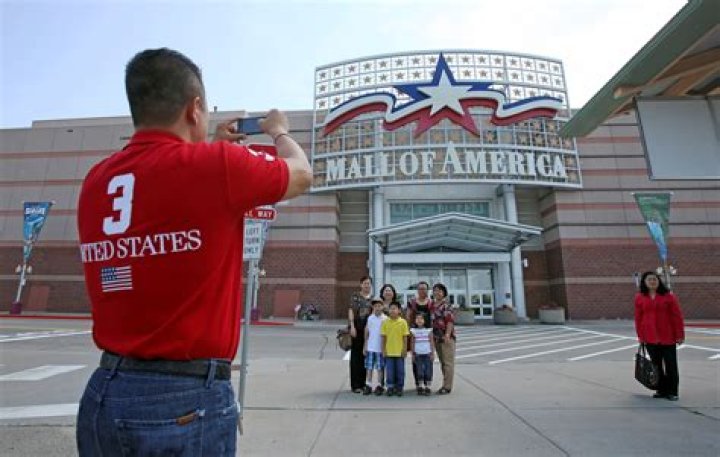 Mall of America swarmed by cops in armored vehicles with roads and parking lot closed over fears of 'suspect with a gun'