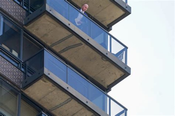 Man Falls to Death After Trying to Handstand on Hotel Balcony